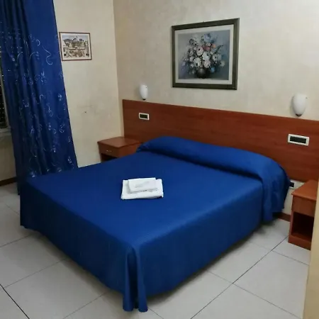 Casa Ros Via Ostiense 73 3*